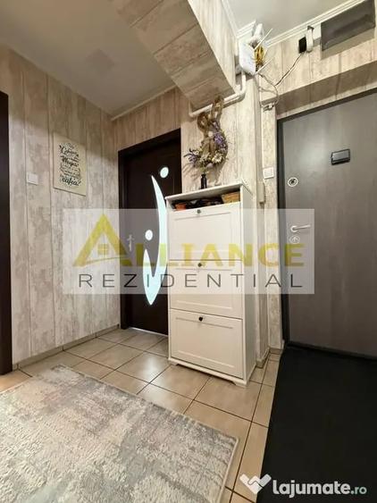 Apartament cu 4 camere decomandat în Exterior Vest