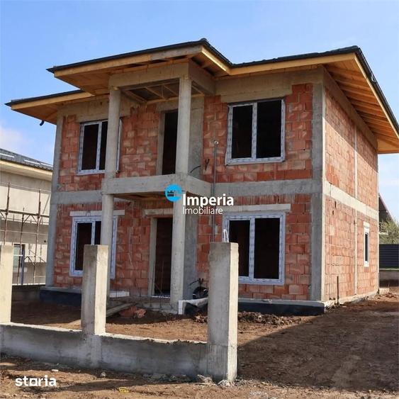 Casă cu 4 camere cu Teren 400 Mp în Granit