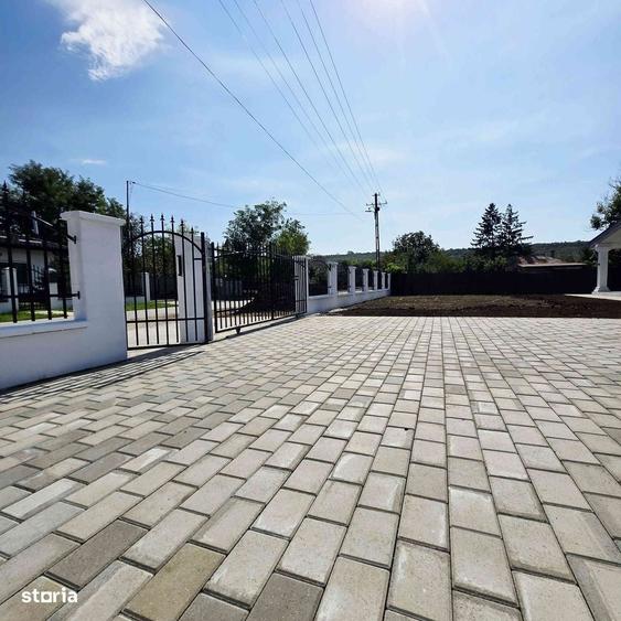 Casă cu 4 camere cu Teren 900 Mp în Central