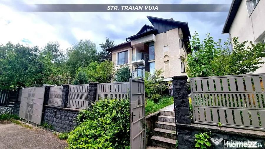 Casă cu 7 camere cu Teren 460 Mp în Traian