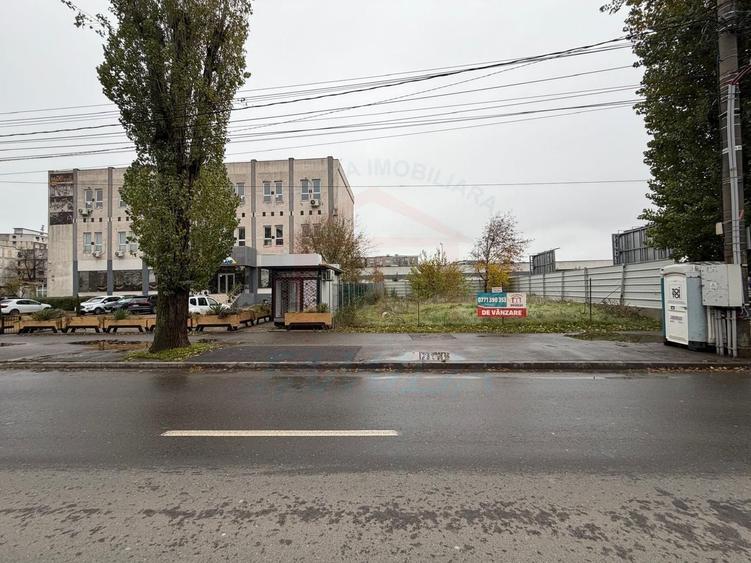 Teren Construcții intravilan de 300 mp, în Micro 21