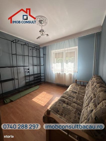 Apartament cu 3 camere semidecomandat în Mioriței
