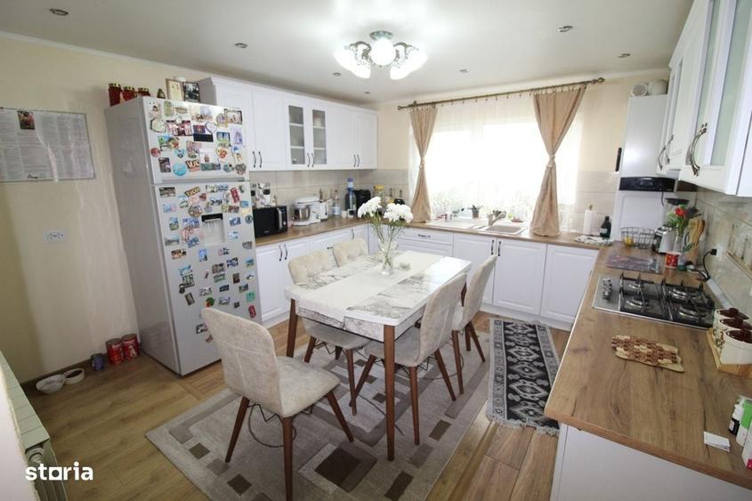 Casă cu 4 camere cu Teren 1413 Mp în Central