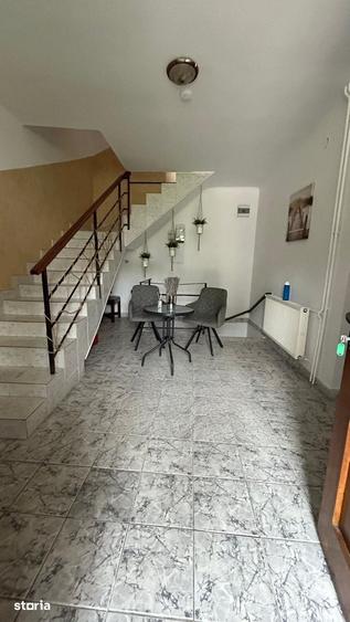 Casă cu 9 camere cu Teren 350 Mp în Sânmartin