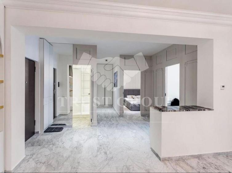 Apartament cu 3 camere semidecomandat, mobilat în Șoseaua Nordului