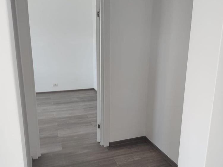 Apartament cu 2 camere semidecomandat în Drumul Taberei — fotografia 3