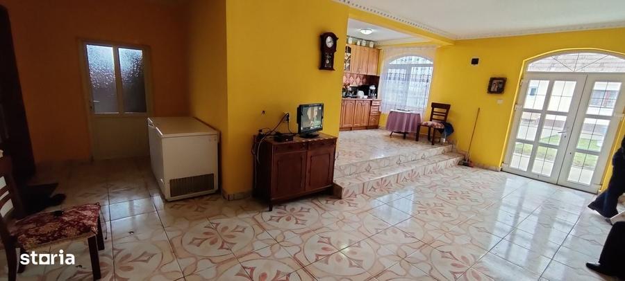 2 CASE / str. Eminescu - 13