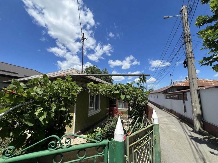 Casă cu 3 camere în Central