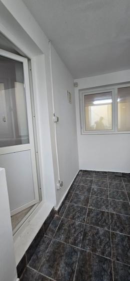 Vânzare apartament 3 camere , parter, micro 5 Târgoviște - 12