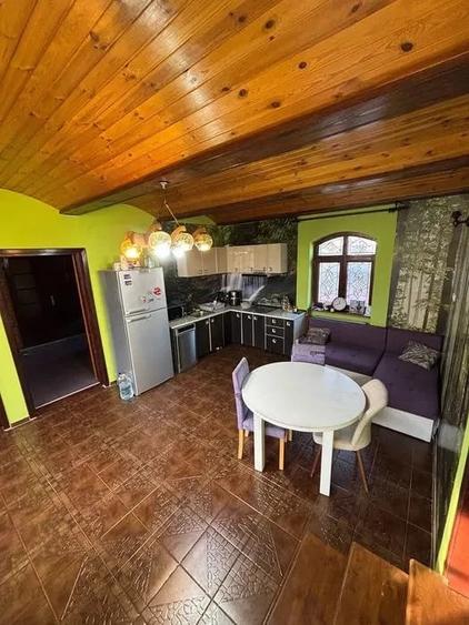 Casă cu 6 camere cu Teren 200 Mp în Calea Poplăcii