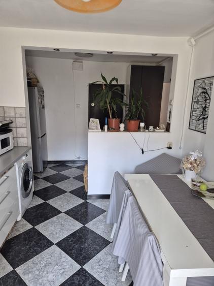Apartament cu 2 camere decomandat în Octavian Goga