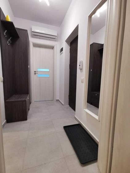Apartament cu 2 camere semidecomandat în Roșu