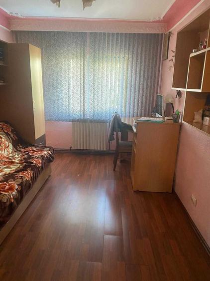 Apartament cu 4 camere decomandat în Lunca Cetățuii