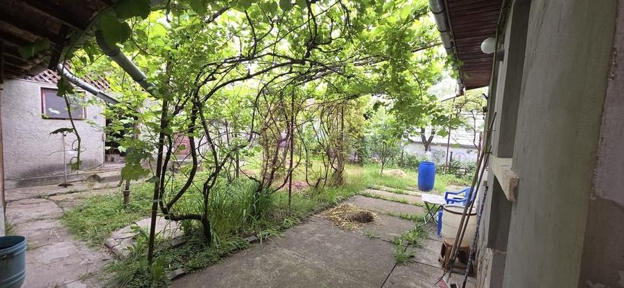 Casă cu 2 camere în Central