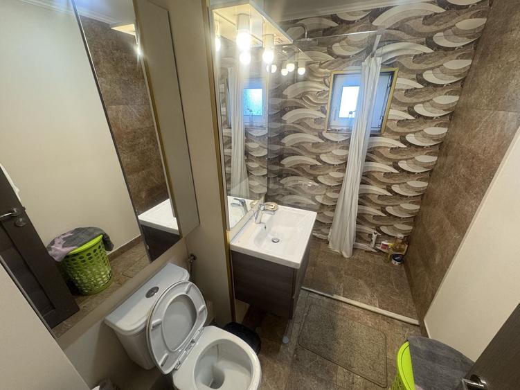 Apartament cu 3 camere decomandat, mobilat în Capitol