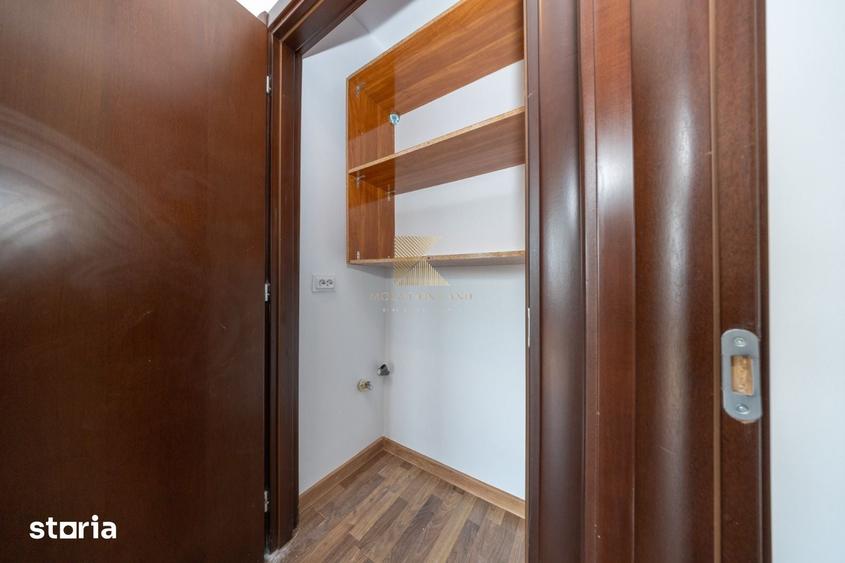 Apartament cu 3 camere semidecomandat în Centrul Civic