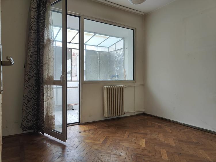 Apartament cu 2 camere semidecomandat în Universitate