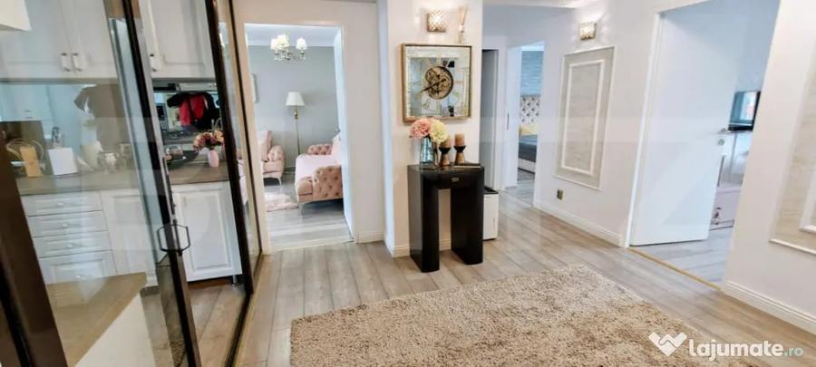 Apartament cu 4 camere decomandat în Central