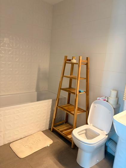 Apartament cu 4 camere decomandat în Politehnica