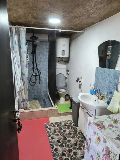 Casă cu 2 camere cu Teren 2700 Mp în Săceni