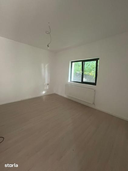 Casă cu 3 camere cu Teren 335 Mp în Miroslava