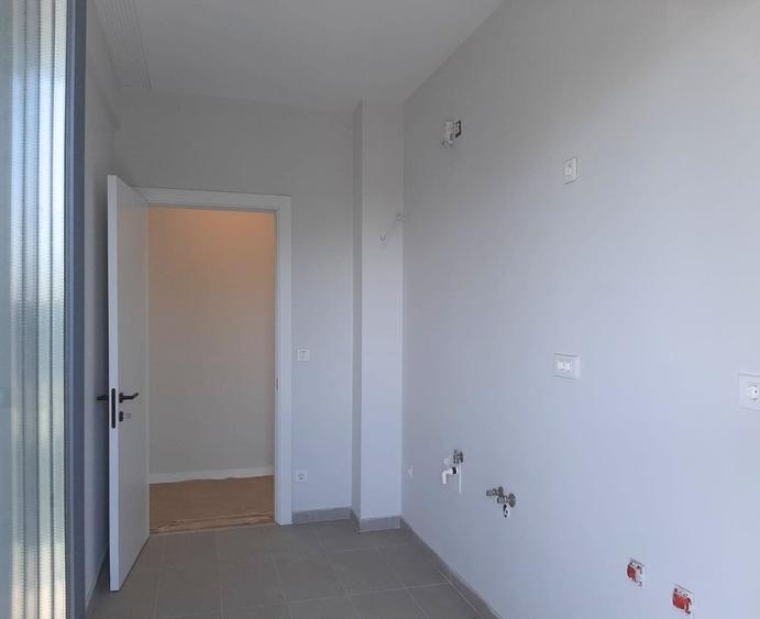 Apartament cu 3 camere decomandat în Băneasa