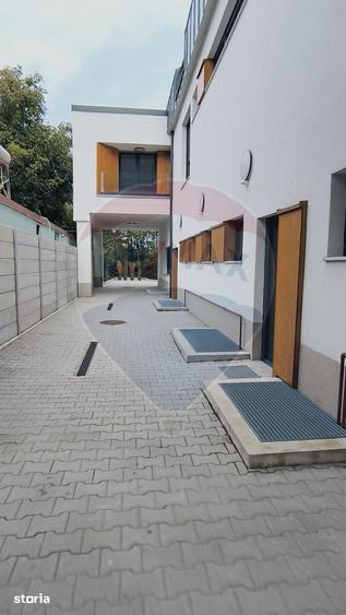 Casă cu Teren 540 Mp în Mărăști