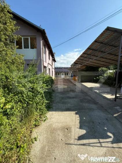 Casă cu 7 camere cu Teren 2714 Mp în Central