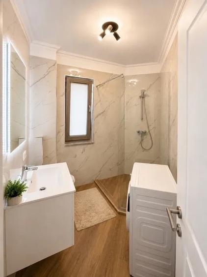 Apartament cu 2 camere semidecomandat, mobilat în 1 Mai