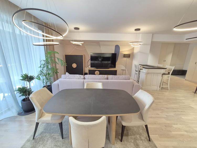 Apartament cu 4 camere decomandat în Iancu Nicolae