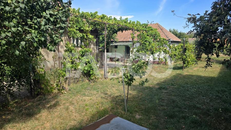 Casă individuală cu 4 camere cu Canalizare în Lancrăm
