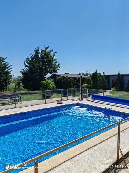Pentru o viata in vacan?a, proprietate 3280 cu piscina, garaj, BBQ.. . - 6