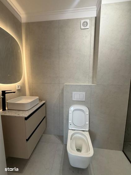 Apartament cu 3 camere semidecomandat în Chinteni