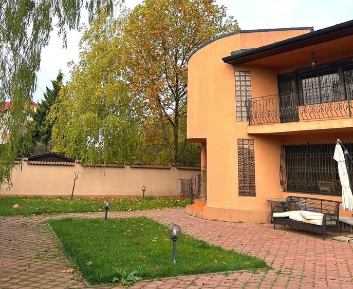 Casă individuală cu 5 camere cu Canalizare în Otopeni