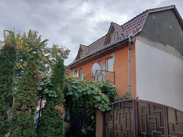Casă cu 6 camere cu Teren 800 Mp în Central
