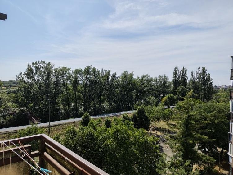 Apartament cu 2 camere semidecomandat în Malul Mureșului