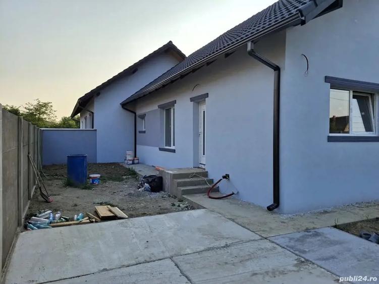 Casă cu 3 camere cu Teren 250 Mp în Sânmihaiu Român