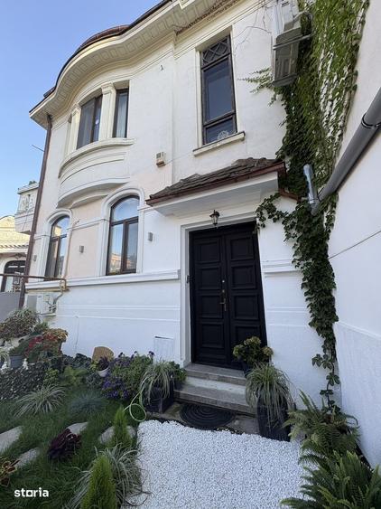 Apartament cu 4 camere în Central