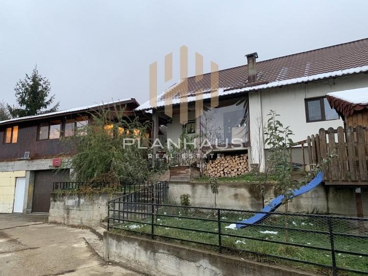 Casă cu 5 camere cu Garaj în Central