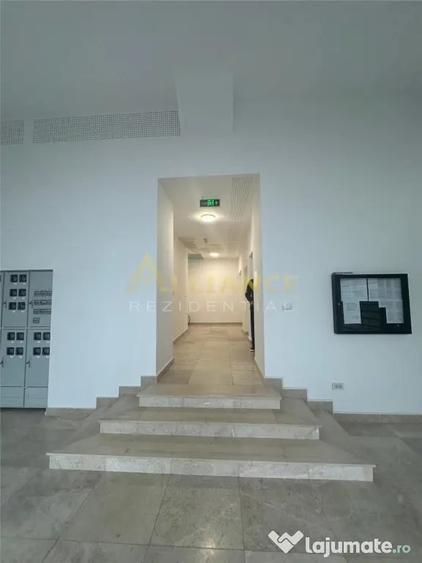 Apartament cu 3 camere semidecomandat în Fundeni