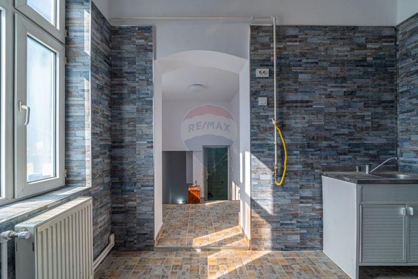 Apartament cu 2 camere nedecomandat în Central