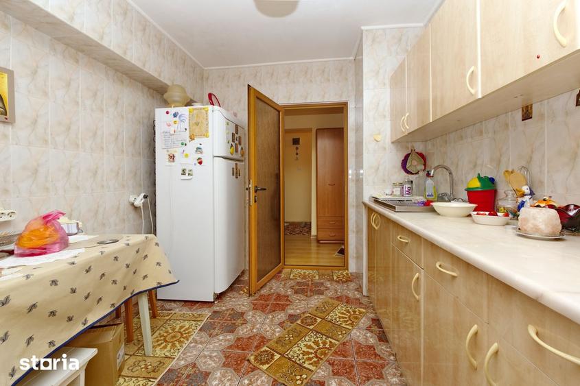 Apartament cu 3 camere decomandat în Mazepa 1