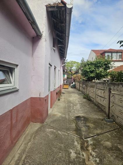 Casă individuală cu 5 camere cu Canalizare în Central
