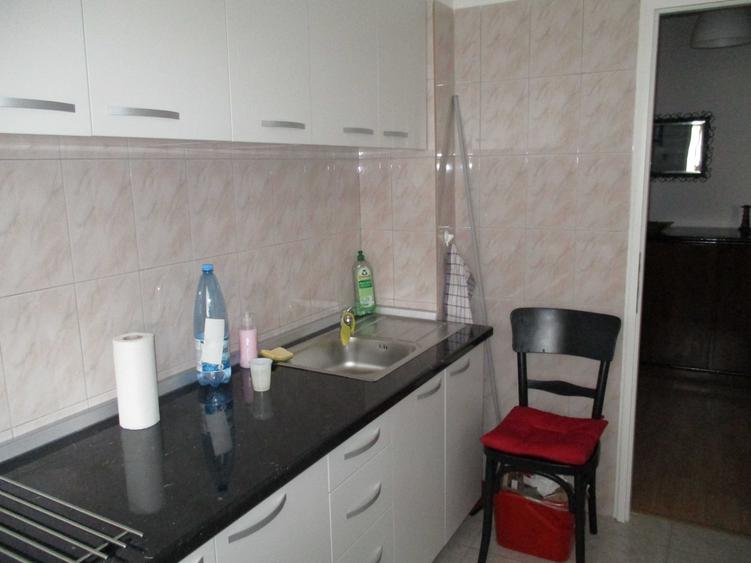 Apartament cu 2 camere semidecomandat în Parcul Carol