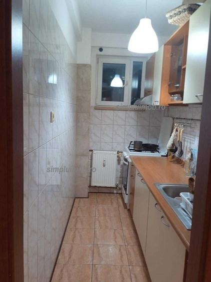 Garsonieră decomandată, mobilată în Titan