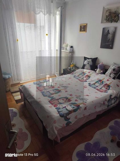 Apartament cu 3 camere decomandat în Titan — fotografia 1