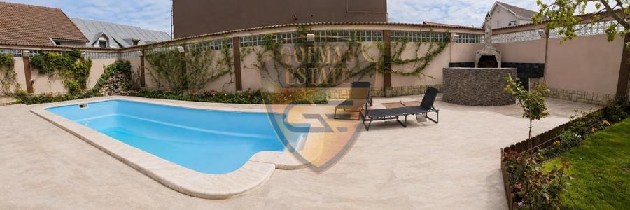 Casă individuală cu 12 camere cu Piscina în Agigea