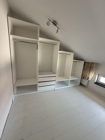 Casă cu 4 camere în Dudu