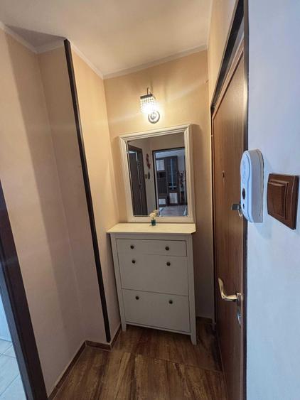 Apartament cu 2 camere în Micro 16