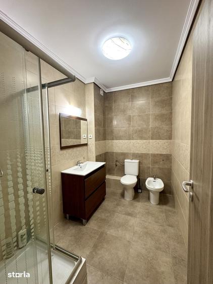 Apartament cu 3 camere decomandat în Funcționarilor